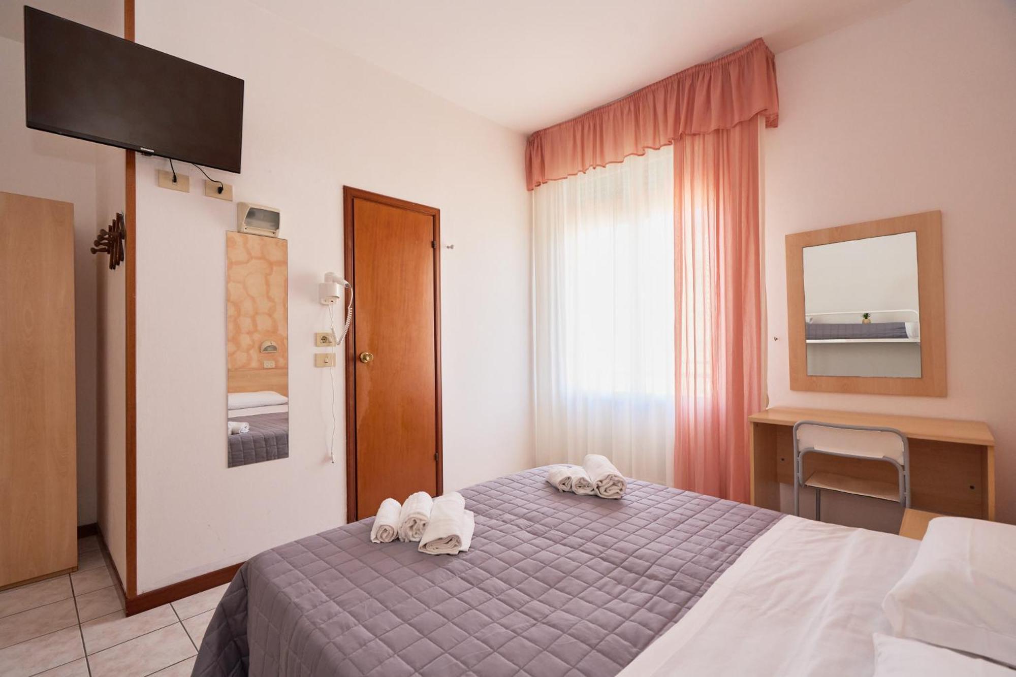 Hotel Jolanda Bellaria-Igea Marina Exterior foto
