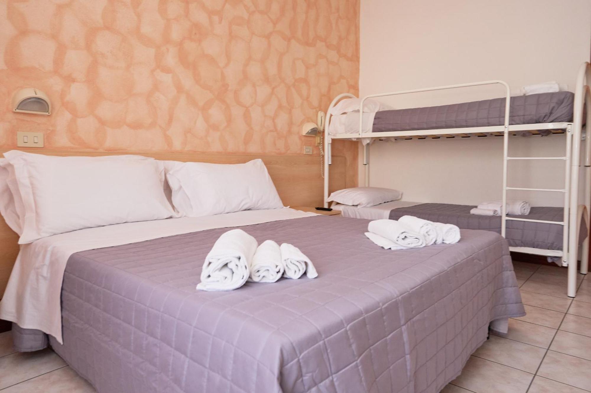Hotel Jolanda Bellaria-Igea Marina Exterior foto